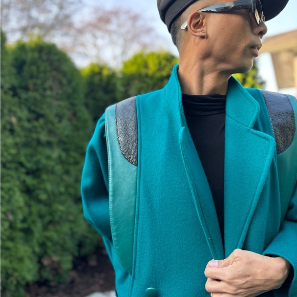 Structural turquoise vintage trench coat - Picture 7 of 7